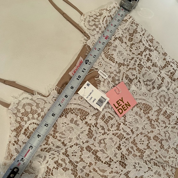 NWT (L) eyelash cream lace light caramel tan bodysuit also in S M L and XL - Picture 4 of 9